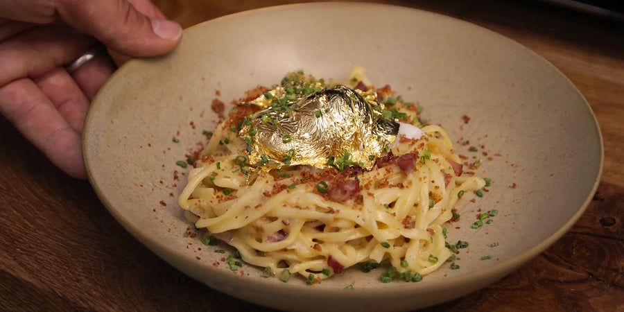 Pasta mit Gold verziert